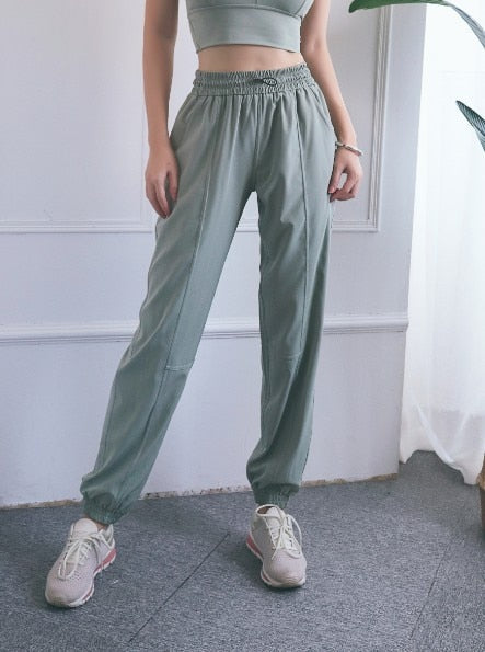 LOOSE TRAINING TROUSERS - S / GREEN